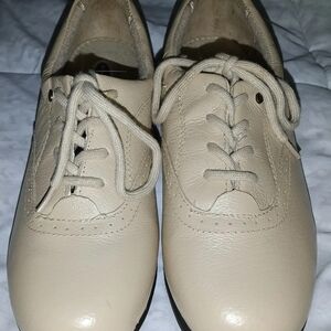Dr. Scholl's Women's Beige Lace-Up Leather Sneakers